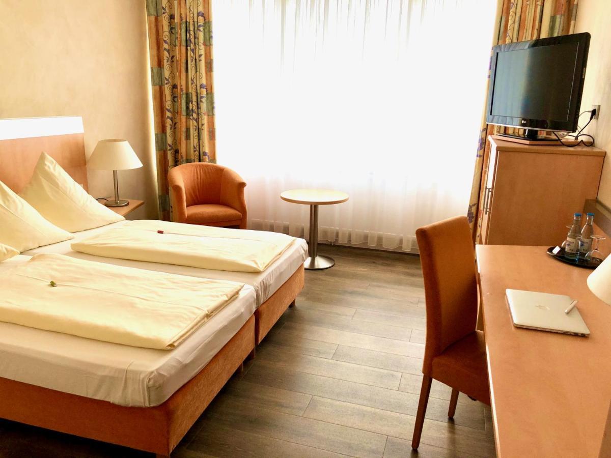 Hotel Central 프랑켄탈 외부 사진